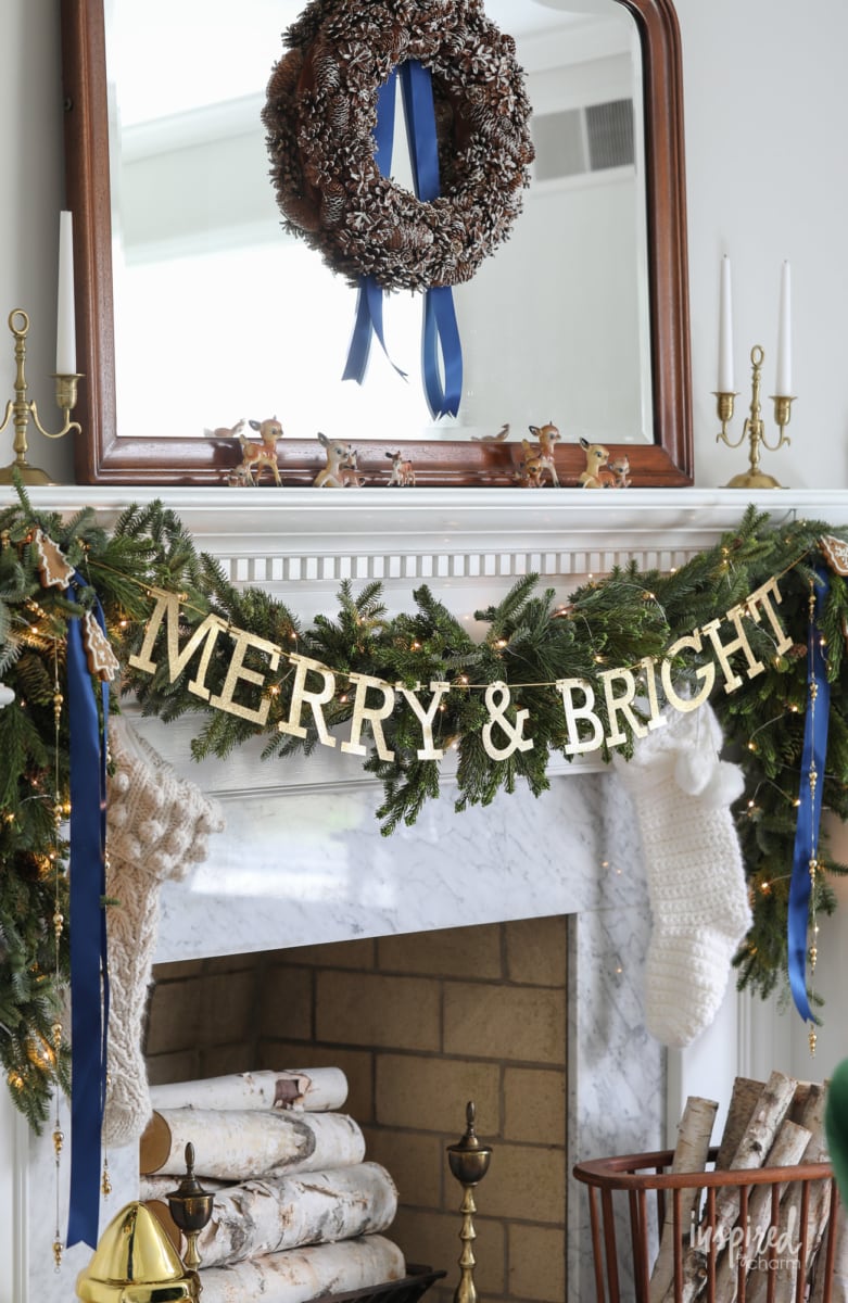 Festive Ideas and Inspiration for Living Room Christmas Decor #christmas #holiday #decor #decorating #ideas #livingroom #mantel #christmastree