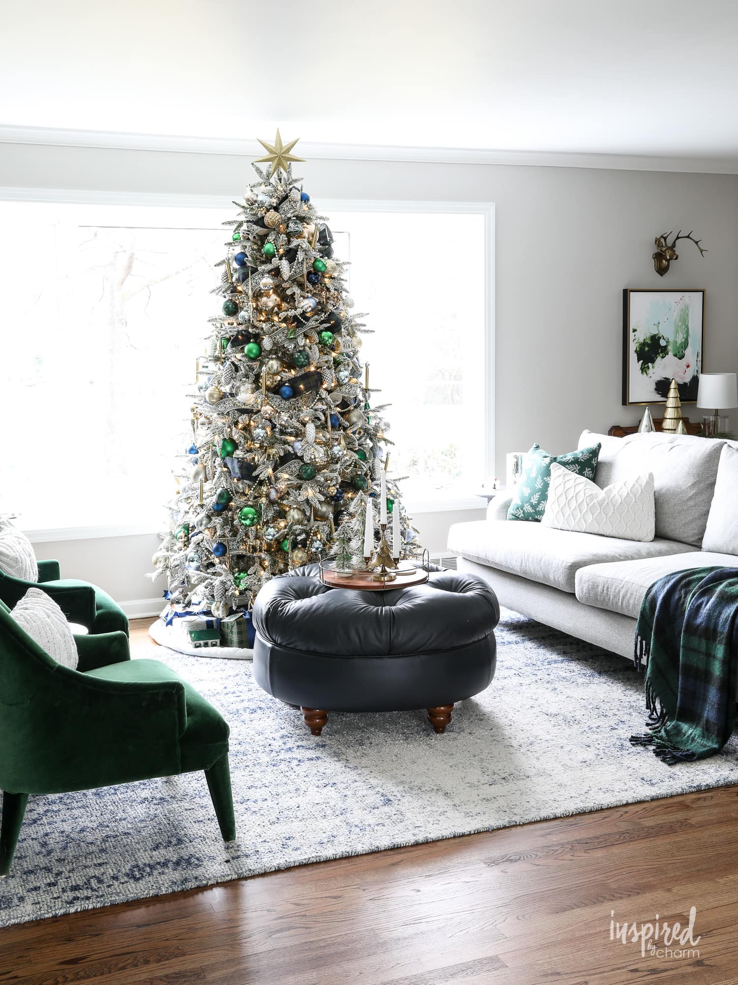 Living Room Christmas Decor Ideas and Inspiration