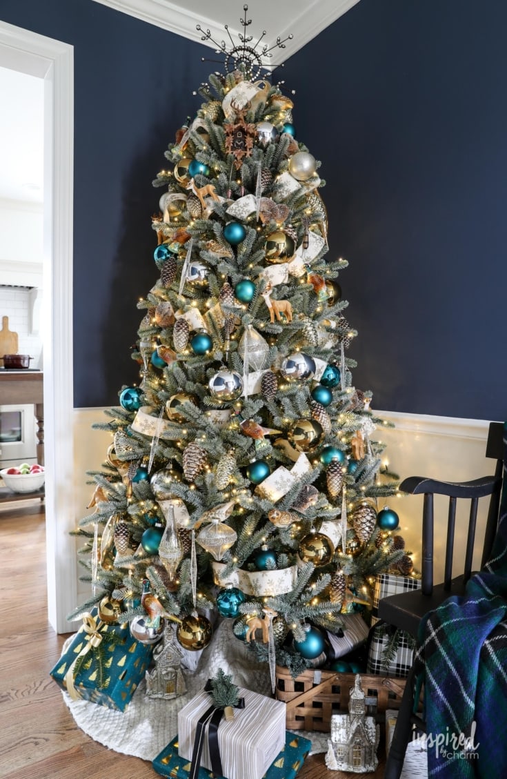 Dozens of Christmas Tree Themes to Inspire Holiday Decor