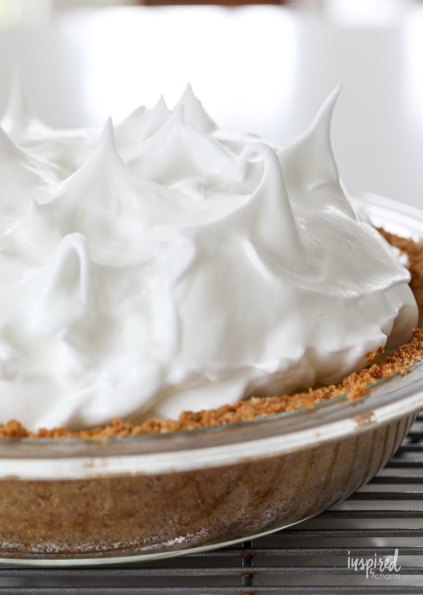 Learn how to make this delicious Graham Cracker Cream Pie. #grahamcracker #cream #pie #dessert #recipe #creampie 