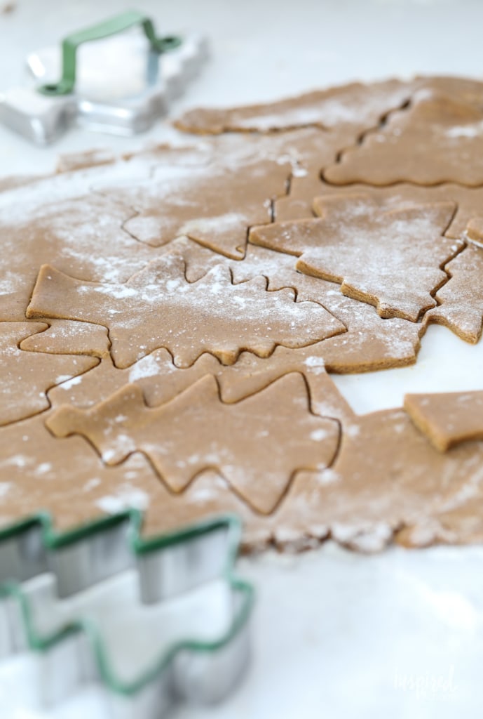 Delicious and festive Gingerbread Cookies! #christmas #cookies #gingerbread