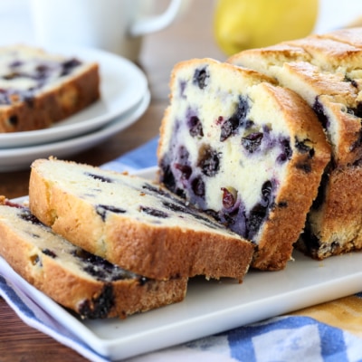 Delicious and Easy Lemon and Blueberry Bread #quickbread #lemon #blueberry #bread #dessert #recipe