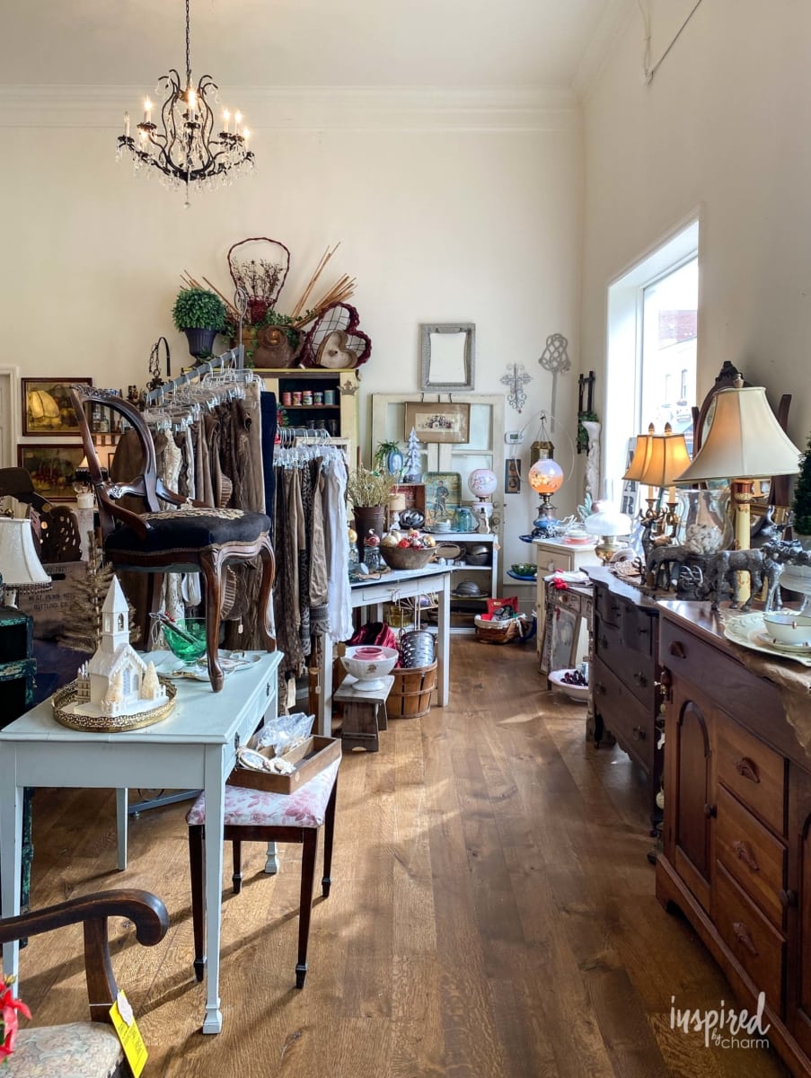 My Favorite Pittsburgh Antique Stores in Pittsburgh PA #antiques #pittsburgh #PA #antiquing