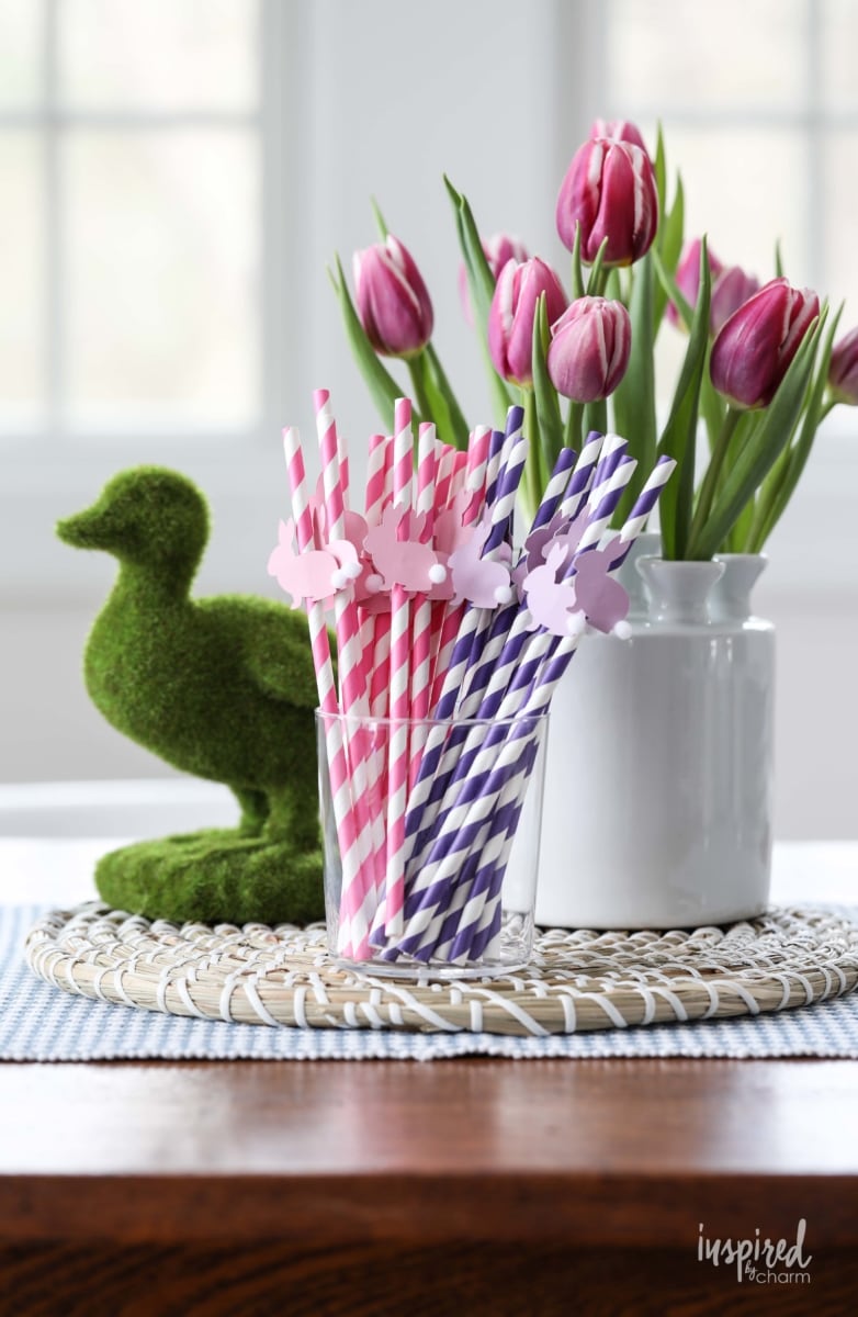 Learn how to make these DIY Bunny Straws for Spring and Easter #spring #easter #bunny #straws #paperstraws #printable #DIY #entertaining