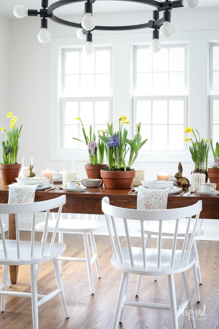 Spring Table Scaping Garden-Inspired Spring Tablescape (How to Style a Dining Table)