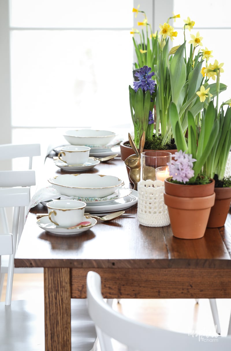 Garden-Inspired Spring Tablescape (How to Style a Dining Table)
