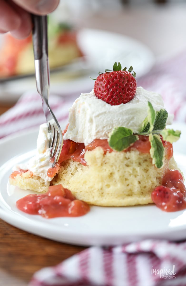 These Strawberry Rhubarb Shortcakes are a delicious dessert recipe. #strawberryrhubarb #shortcakes #strawberries #rhubarb #dessert #recipe #shortcake 