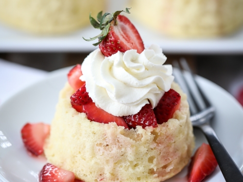 strawberry shortcake dessert cups