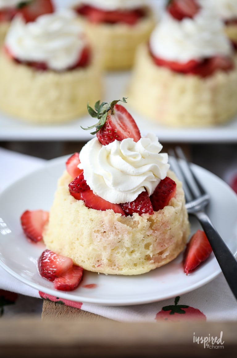 Homemade Strawberry Shortcakes (Amazing and Classic Dessert Recipe!)