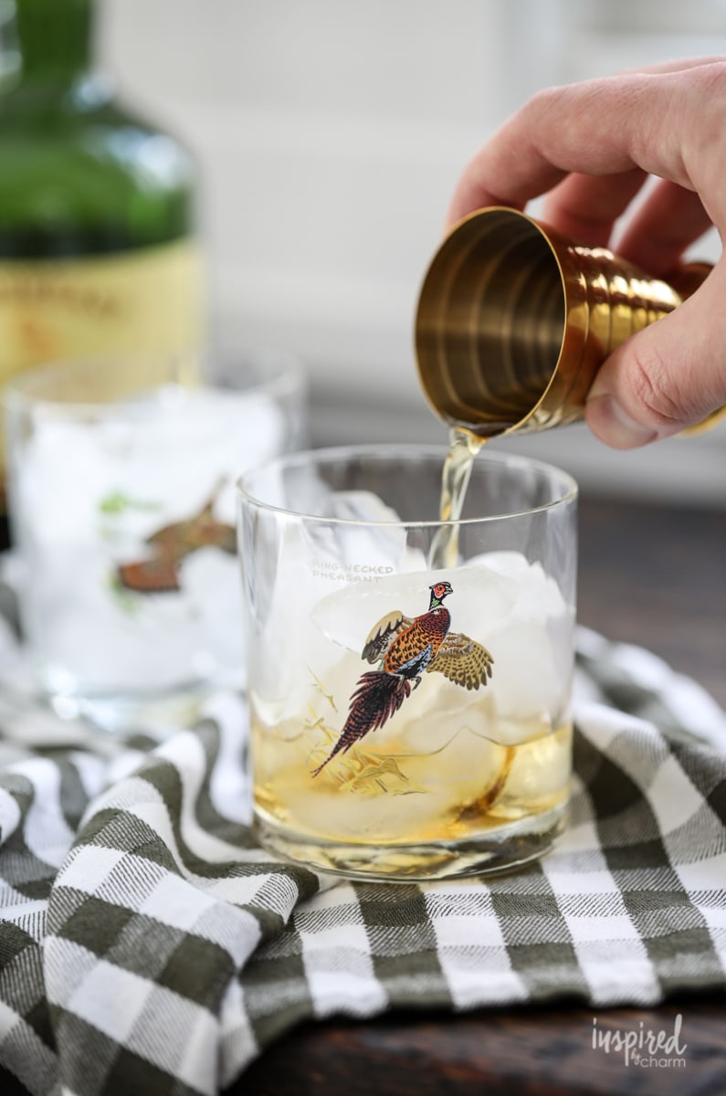 How to Make a Kentucky Mule #cocktail #recipe #kentuckymule #bourbon #mule #gingerbread #lime 
