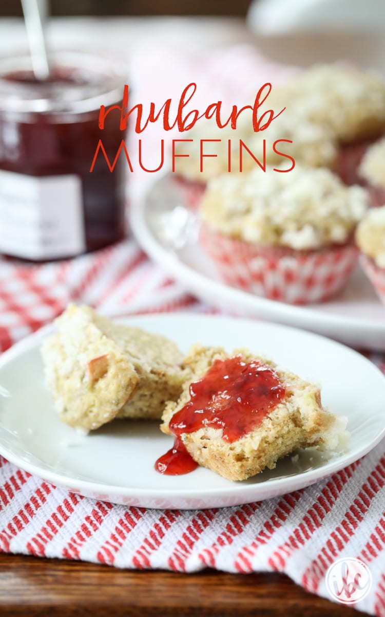 How to Make Homemade Rhubarb Muffins #rhubarb #muffins #recipe #breakfast #brunch #homemade #dessert #strawberry #easy 
