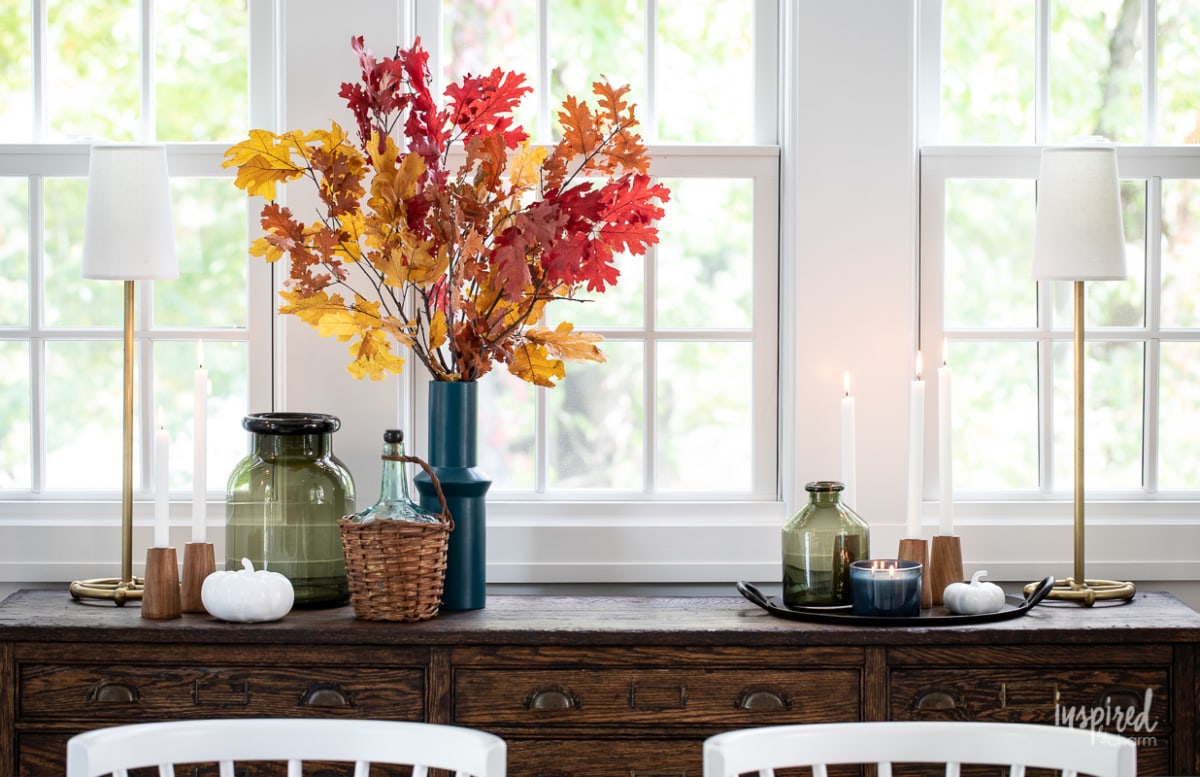 Fall Decorating in My Dining Room #fall #decor #decorating #diningroom #styling 