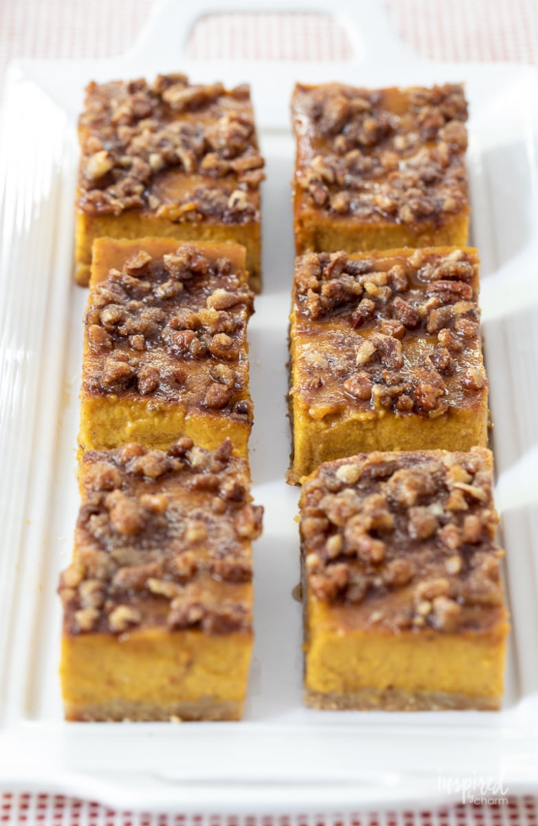 Pumpkin Pie Bars - Delicious Fall Dessert Recipe #pumpkinpie #pumpkin #fall #fallbaking #dessert #recipe