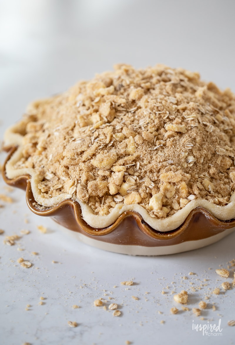 Salted Caramel Honeycrisp Apple Pie #saltedcaramel #honeycrisp #applepie #pie #dessert #recipe #fallbaking #caramel