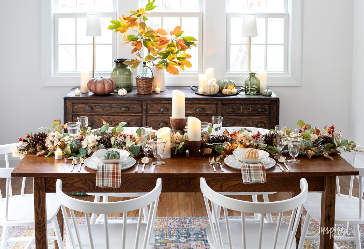 Cozy and Inviting Thanksgiving Table Decor   Thanksgiving Tablescape