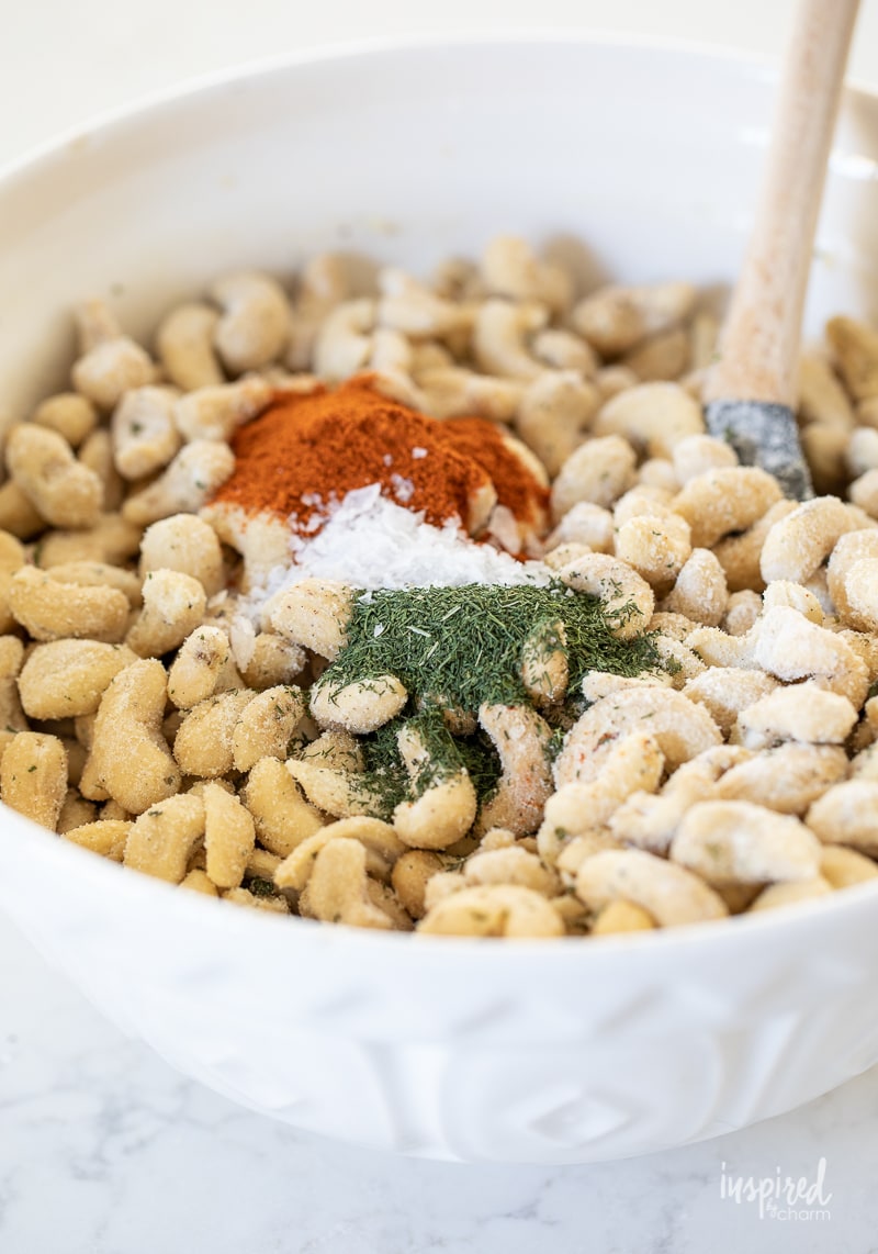 Seasoned and Roasted Cashews #snack #seasoned #roasted #cashews #nuts #recipe #appetizer 