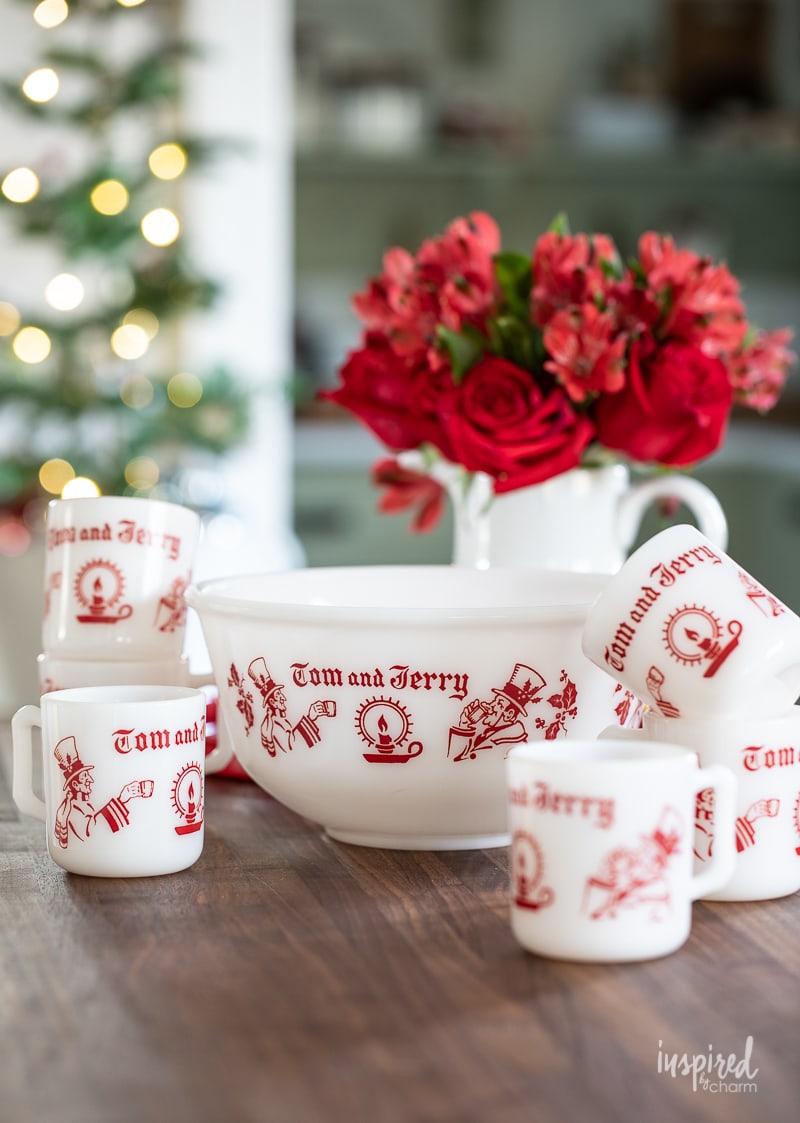tom and jerry vintage Christmas dishes