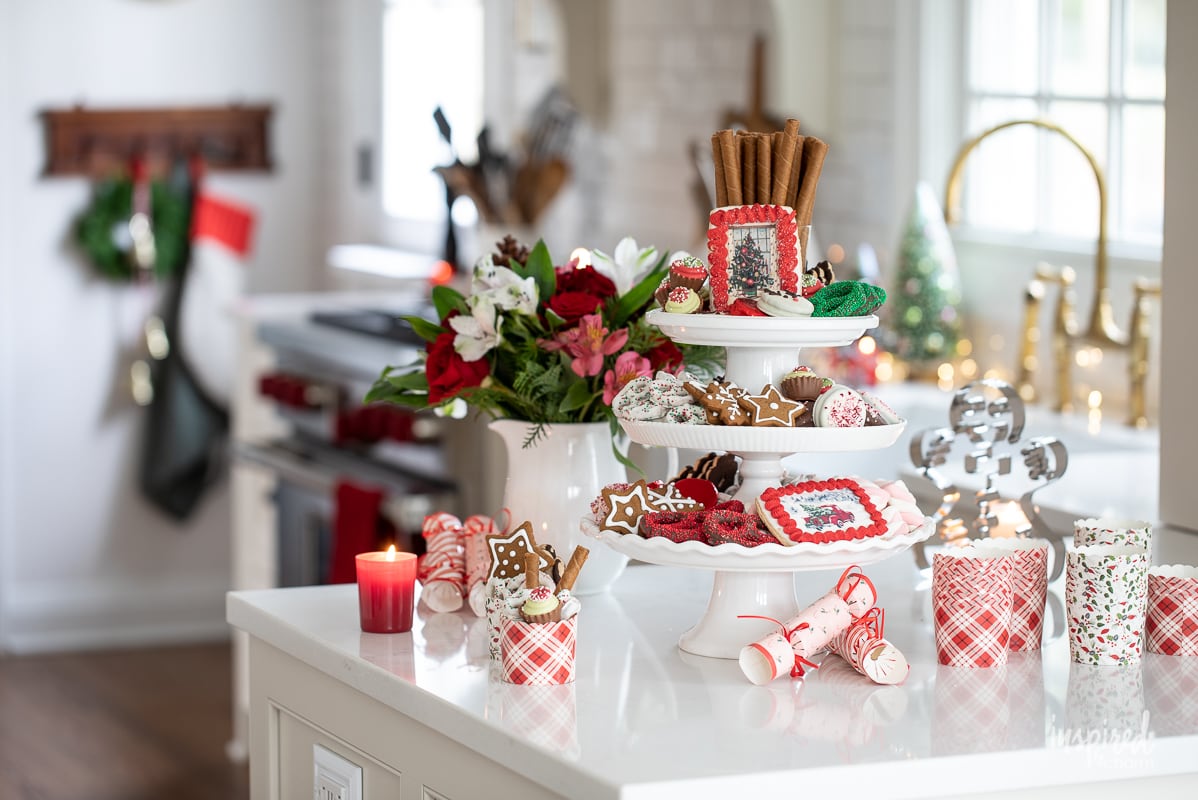 Festive Christmas Kitchen Decor Ideas
