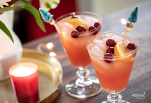 Naughty but Nice Christmas Cocktail #christmas #holiday #cocktail #easy #recipe #cranberry #drink #ChristmasCocktail