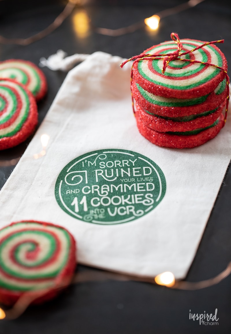 How to Make Christmas Pinwheel Cookies #christmas #pinwheel #cookies #holiday #holidaybaking #christmascookies #recipe #dessert 