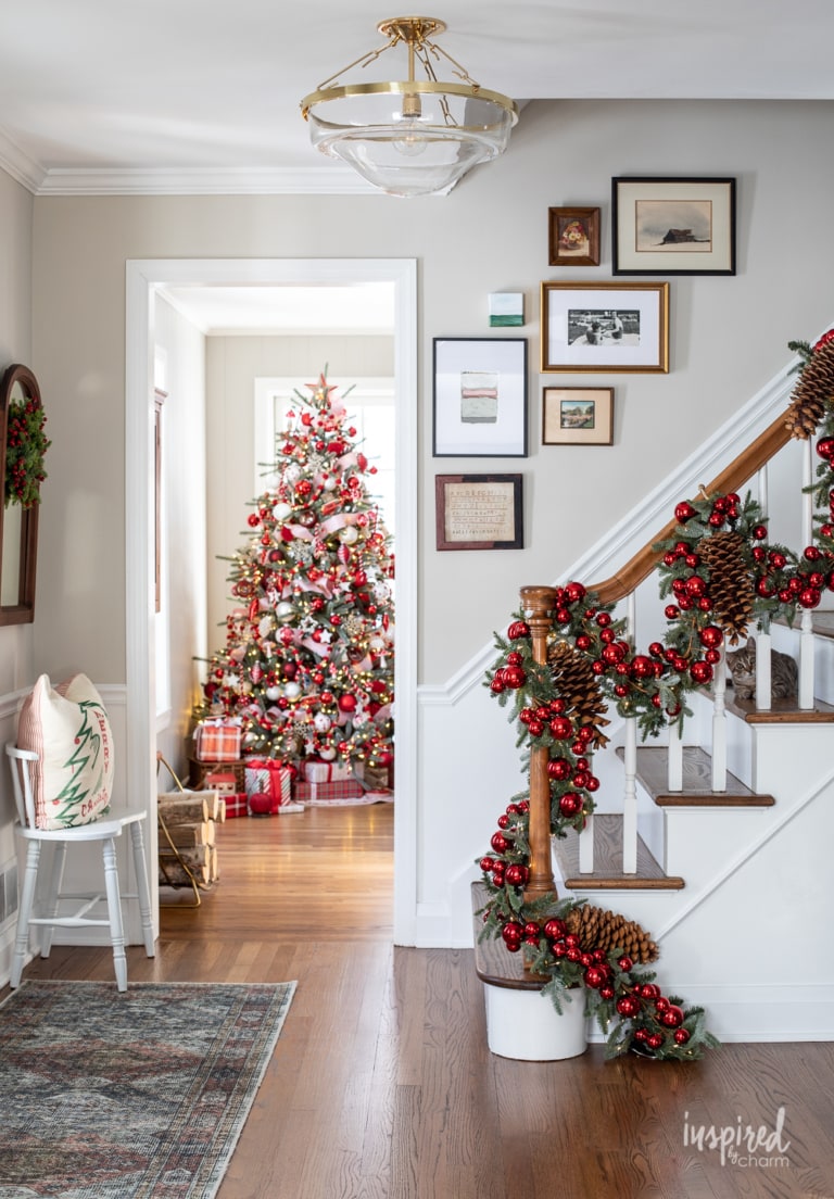 My Entryway Christmas Decor - Holiday Decorating Ideas