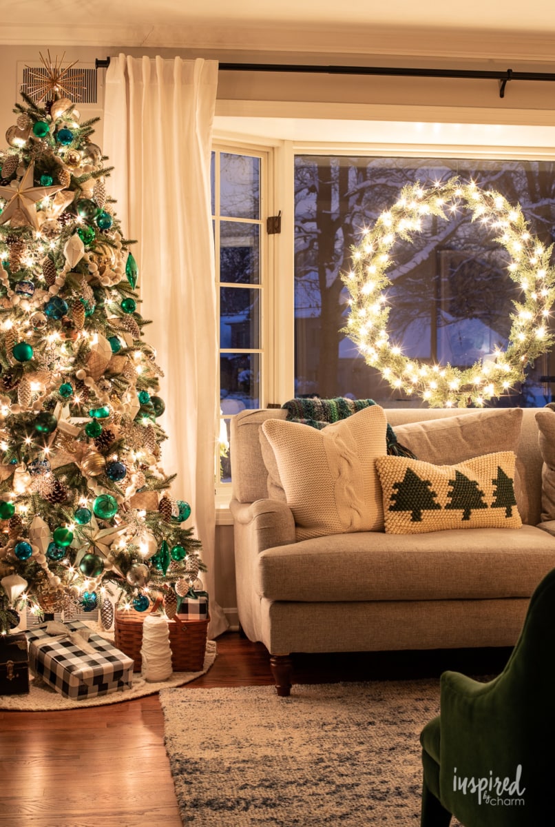 xChristmas Nights at Bayberry House #chChristmas Nights at Bayberry House #christmas #decor #christmaslights #lights #holiday #decorating #ideas #home #hometouristmas #decor 