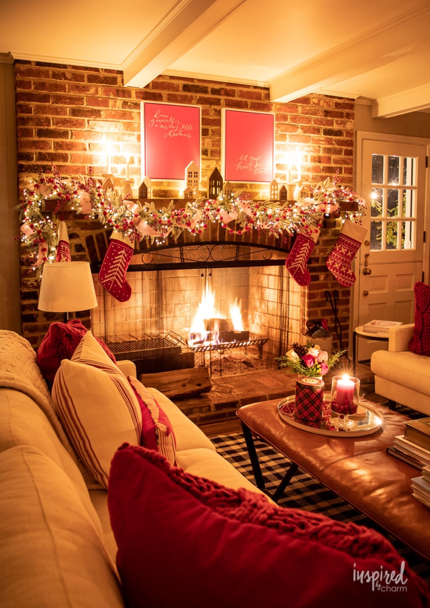 Christmas Nights at Bayberry House #christmas #decor #christmaslights #lights #holiday #decorating #ideas #home #hometour