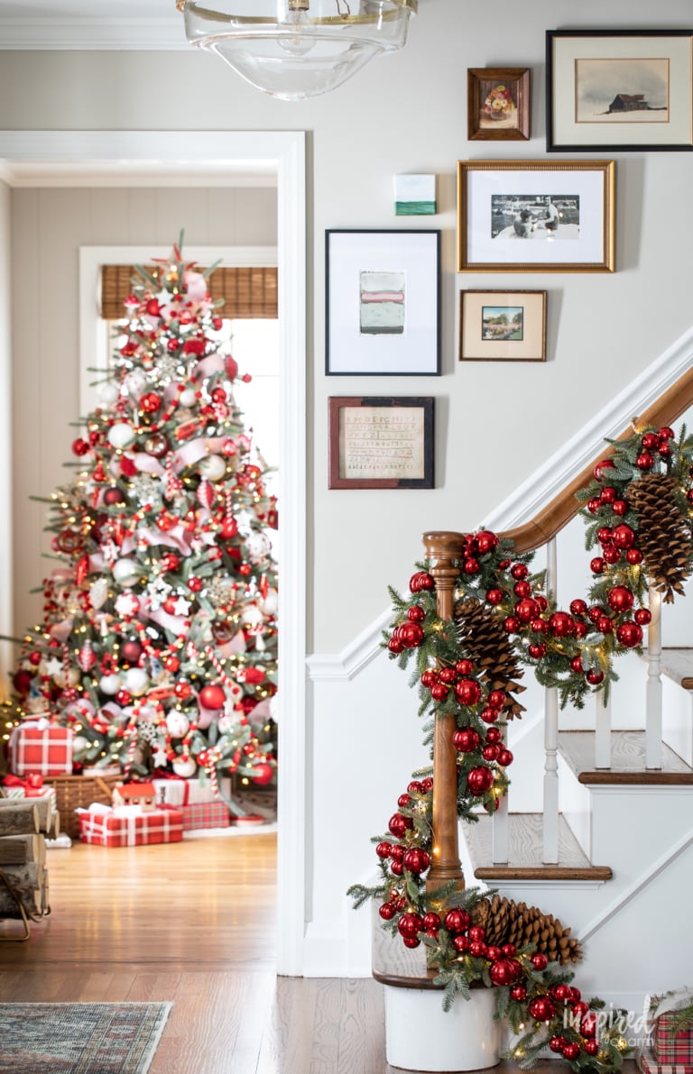 My Entryway Christmas Decor - Holiday Decorating Ideas