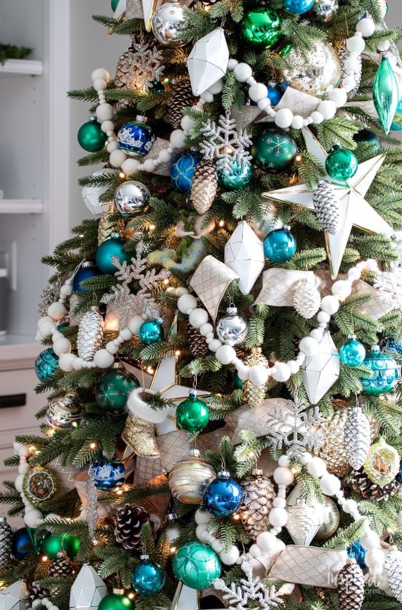 Blue, Green, and White Living Room Christmas Tree #christmastree #christmas #holiday #tree #decor #decorating #livingroom #christmasdecor
