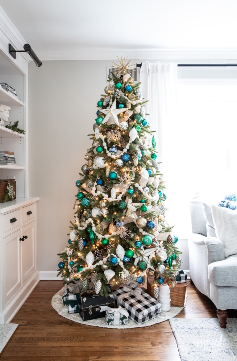 2020 Living Room Christmas Tree - tree decorating ideas and tips!
