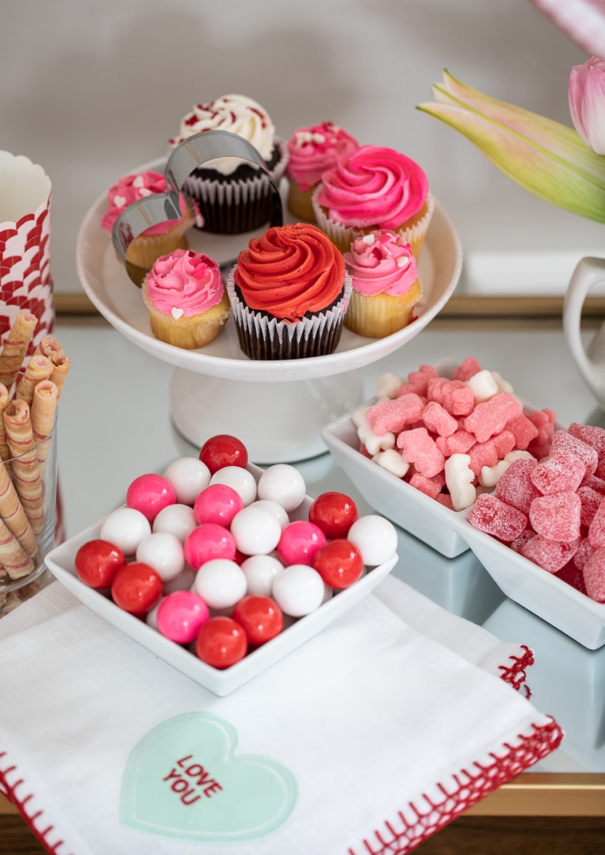 Valentine's Day Snack Ideas #valentinesday #valentine #treat #snack #dessert #decor #entertaining #barcart #snackcuterie