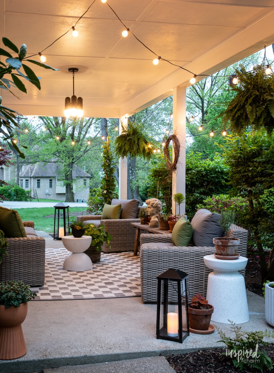 Cozy and Stylish Outdoor Living Decor Ideas #outdoorliving #porch #decor #decorating #outdoor #patio #deck #styling 