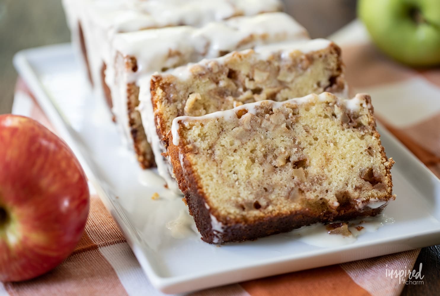 Delicious Apple Fritter Bread #quickbread #bread #apple #applefritter #fall #recipe #dessert #breakfast