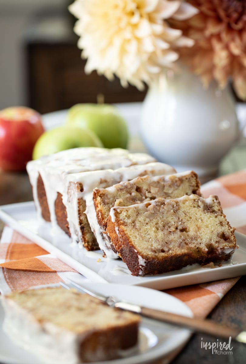 Delicious Apple Fritter Bread #quickbread #bread #apple #applefritter #fall #recipe #dessert #breakfast 