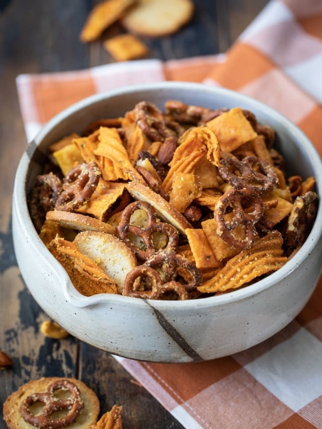 https://inspiredbycharm.com/wp-content/uploads/2021/08/cropped-Easy-Ranch-Parmesan-Snack-Mix-Recipe.jpg