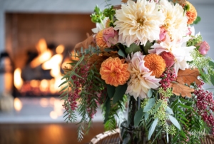 Tips for Beautiful Fall Flower Arrangements #fallflowers #flowers #arragements #bouquet #autumn #blooms #homedecor #falldecor #decorating