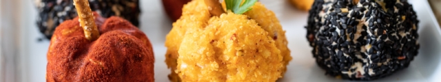 Mini Pumpkin Cheese Balls #cheese #cheeseball #appetizer #recipe #halloween #fallrecipe #fallappetizer