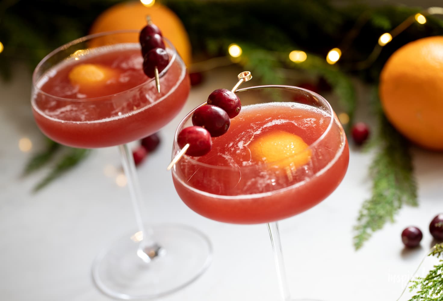 Cranberry Manhattan Holiday Cocktail Recipe #christmas #cranberry #Manhattan #holiday #cocktail #recipe #whiskey #rye