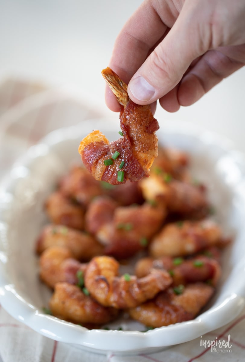 Brown Sugar Glazed Bacon-Wrapped Shrimp #bacon #shrimp #appetizer #recipe #holiday #christmas #glazedshrimp #baconwrapped