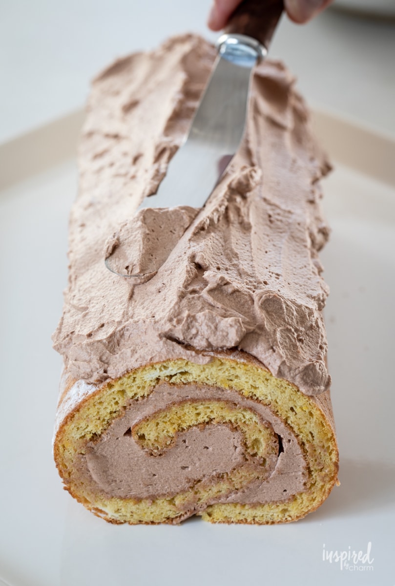 Almond Swiss Roll #holiday #dessert #recipe #christmas #swissroll #cake #almond 