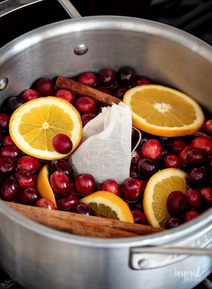 Spiced Cranberry Simple Syrup #cranberry #simplesyrup #syrup #mullingspices #christmas #holiday #cockatil #recipe