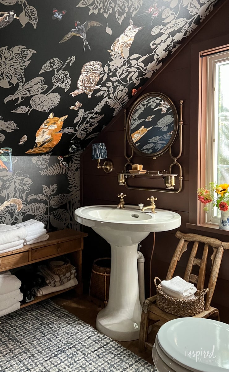 Hayes Cottage wallpapered bathroom.