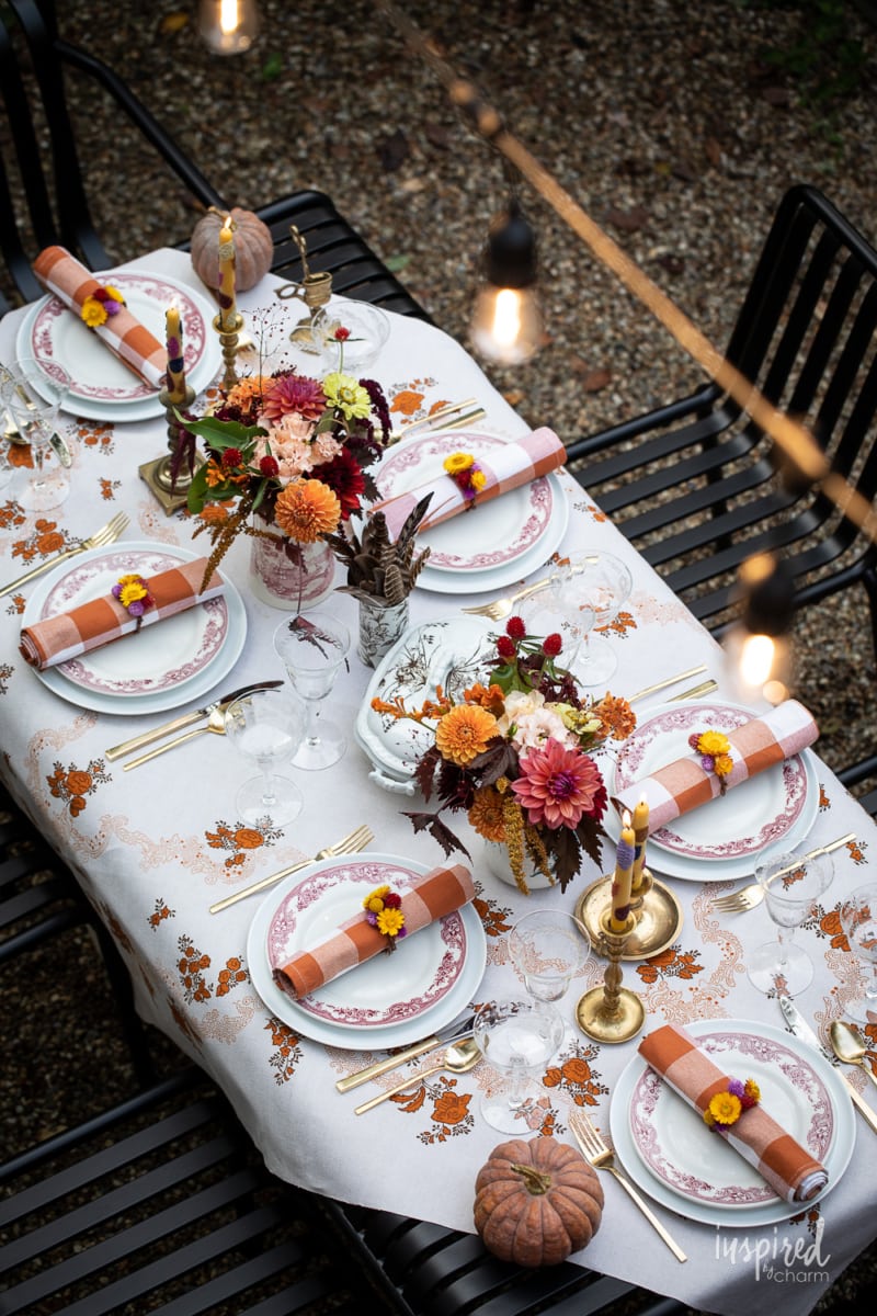 outdoor styled fall tablescape.