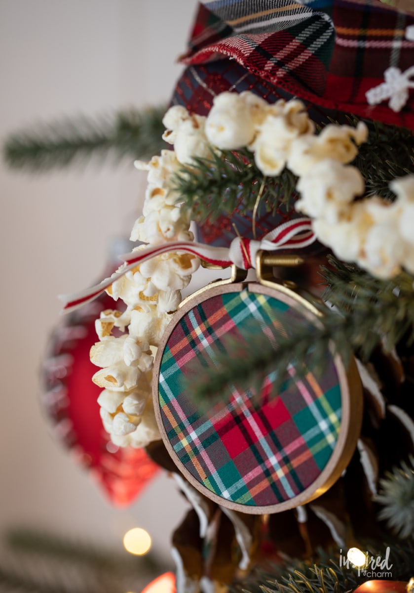 popcorn garland hung on christmas tree.