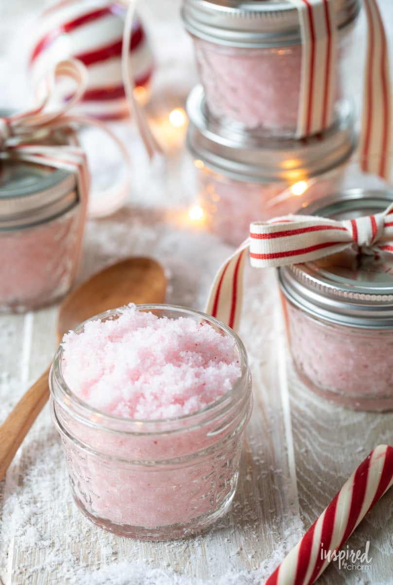 peppermint sugar scrub in small jars with ribbon.