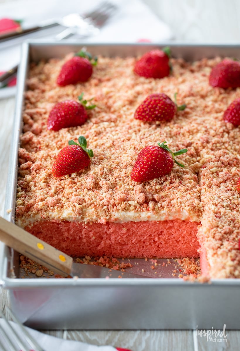 strawberry crunch cake in a pan.