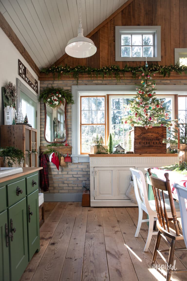 Christmas in the Gardenhouse: A Holiday Home Tour