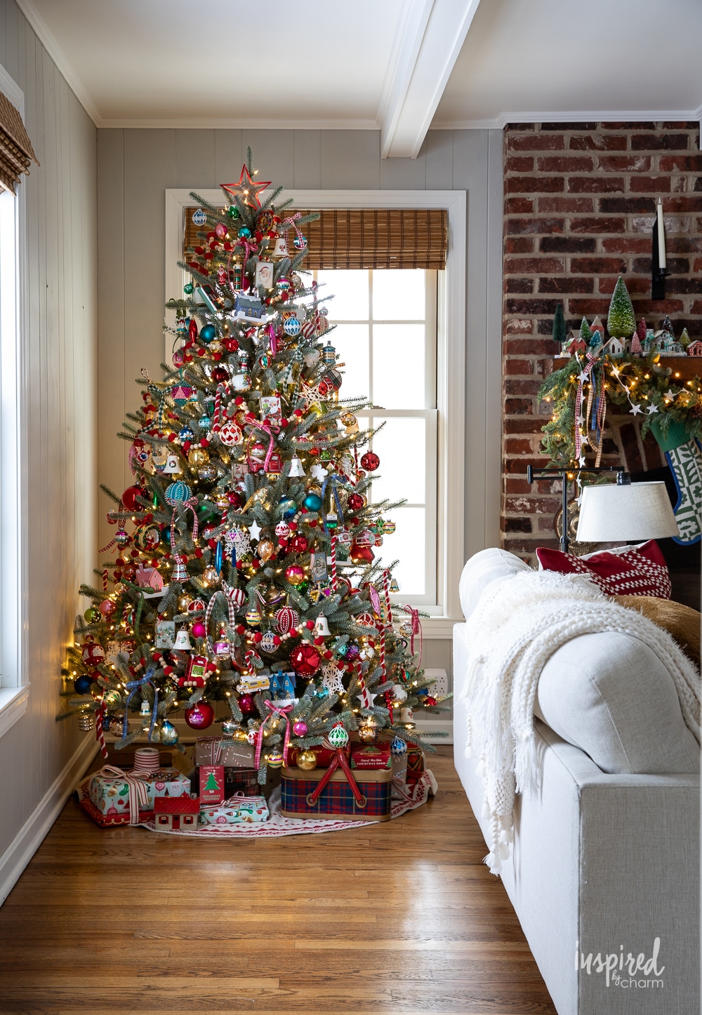 christmas tree in a living room with nostalgic charm. 