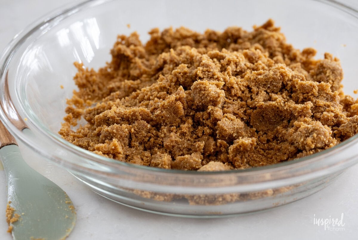 graham cracker crust in glass pie dish.